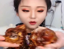 小姐姐吃肉视频真过瘾了