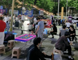 网红地摊,街头潮流新地标，揭秘潮流背后的故事